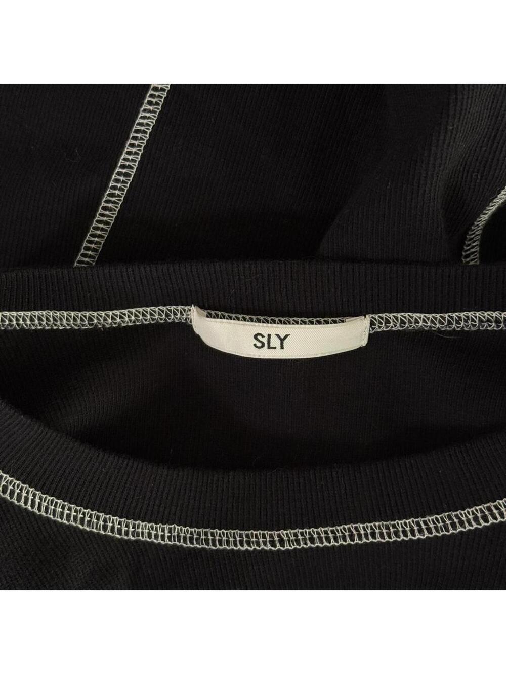 Sly Black Cut Out Crop-top - Picture 3 of 3
